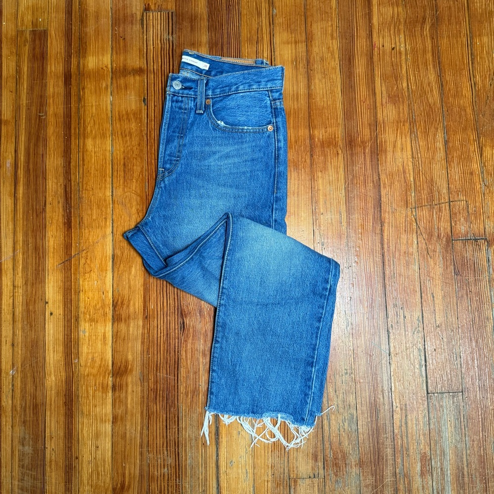 Levi’s wedgie straight medium wash jeans